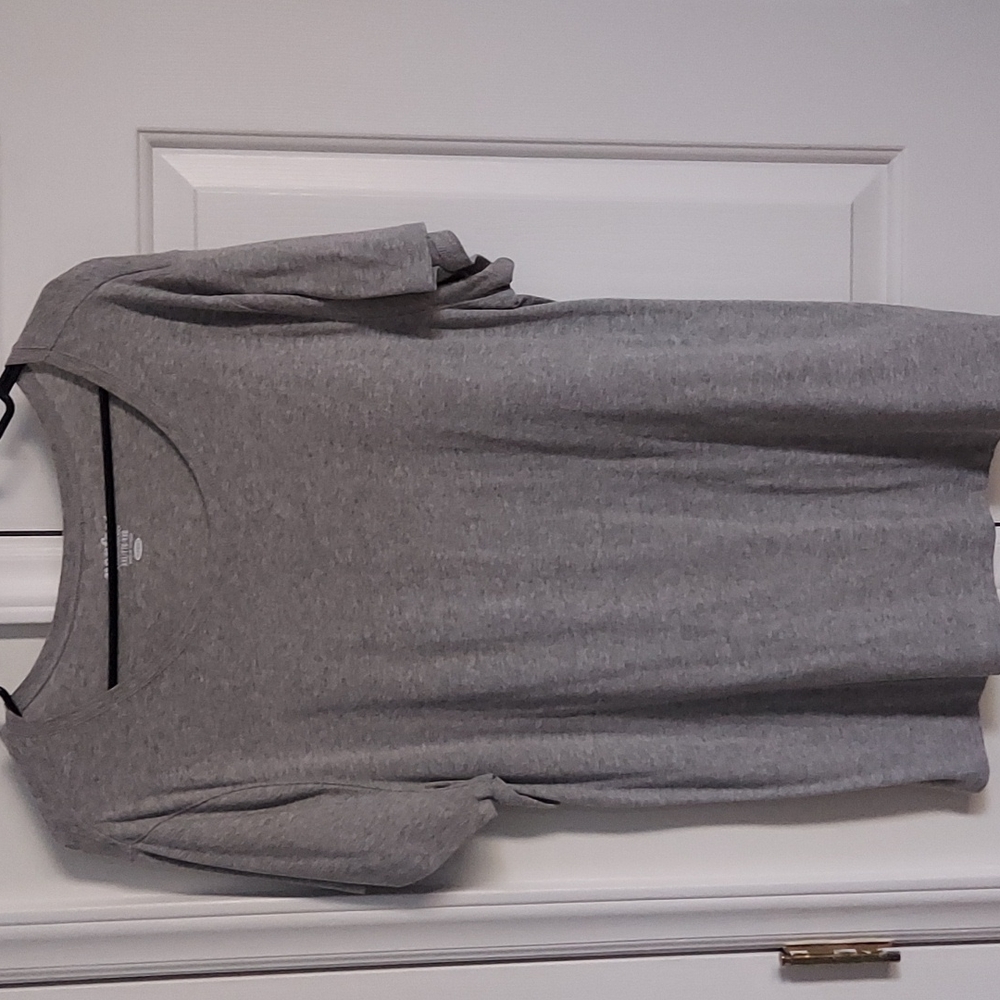 Grey tshirt